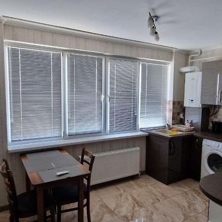 Tecuci Apartment In The Center キシナウ エクステリア 写真