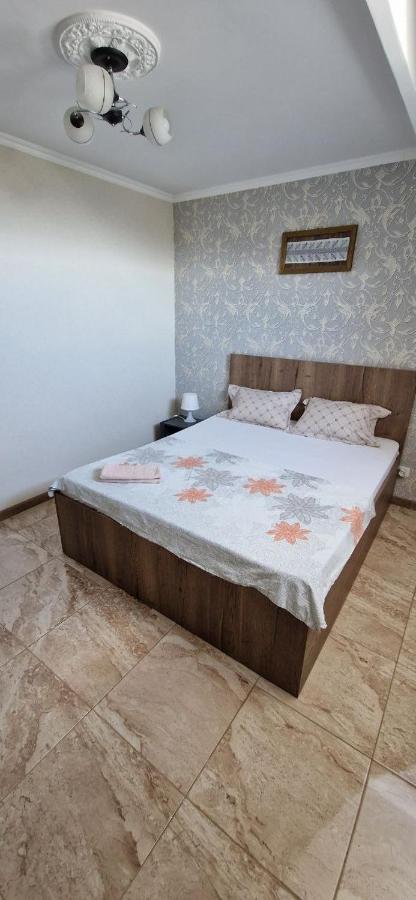 Tecuci Apartment In The Center キシナウ エクステリア 写真