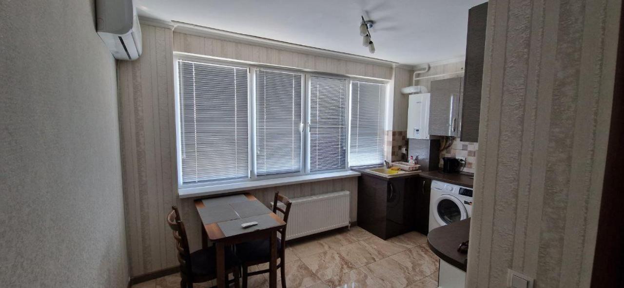 Tecuci Apartment In The Center キシナウ エクステリア 写真
