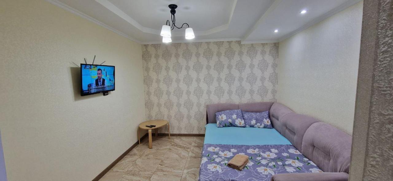 Tecuci Apartment In The Center キシナウ エクステリア 写真