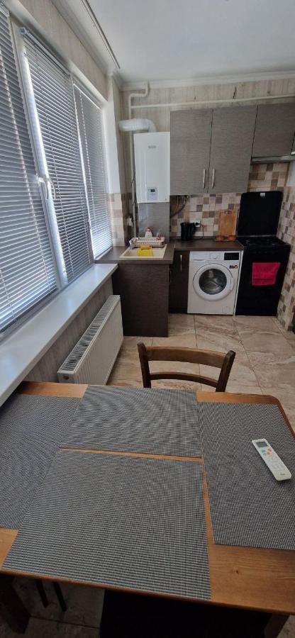 Tecuci Apartment In The Center キシナウ エクステリア 写真