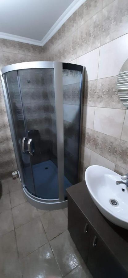 Tecuci Apartment In The Center キシナウ エクステリア 写真